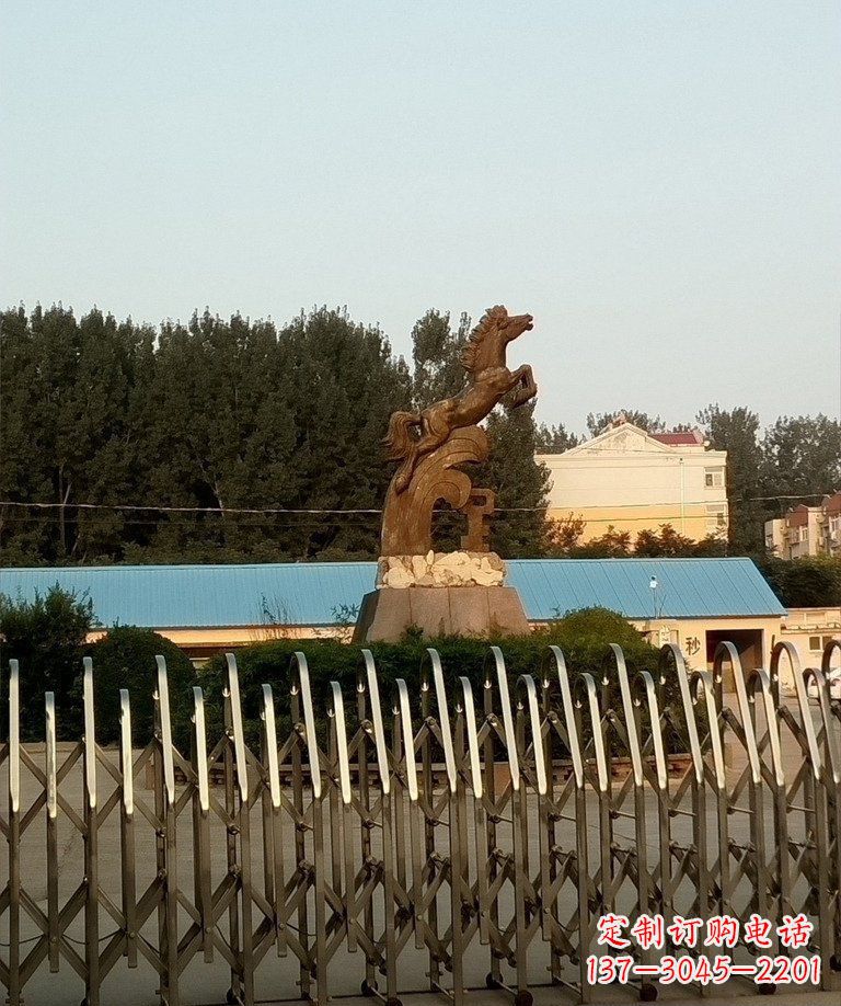 鹤壁奔马企业景观铜雕
