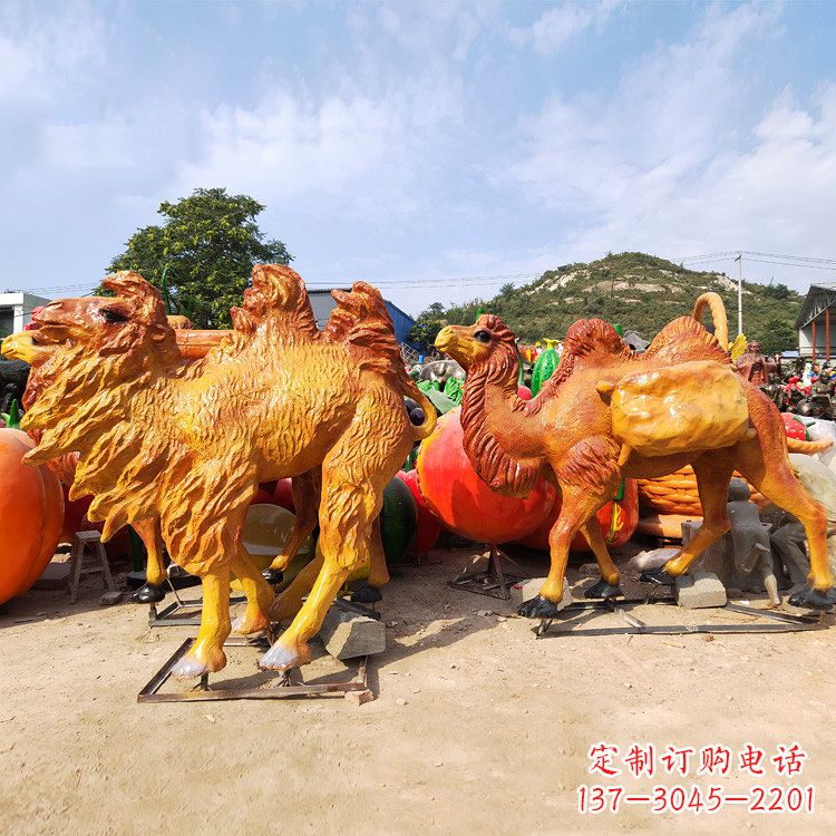 鹤壁玻璃钢彩绘仿真骆驼雕塑艺术之美的完美呈现