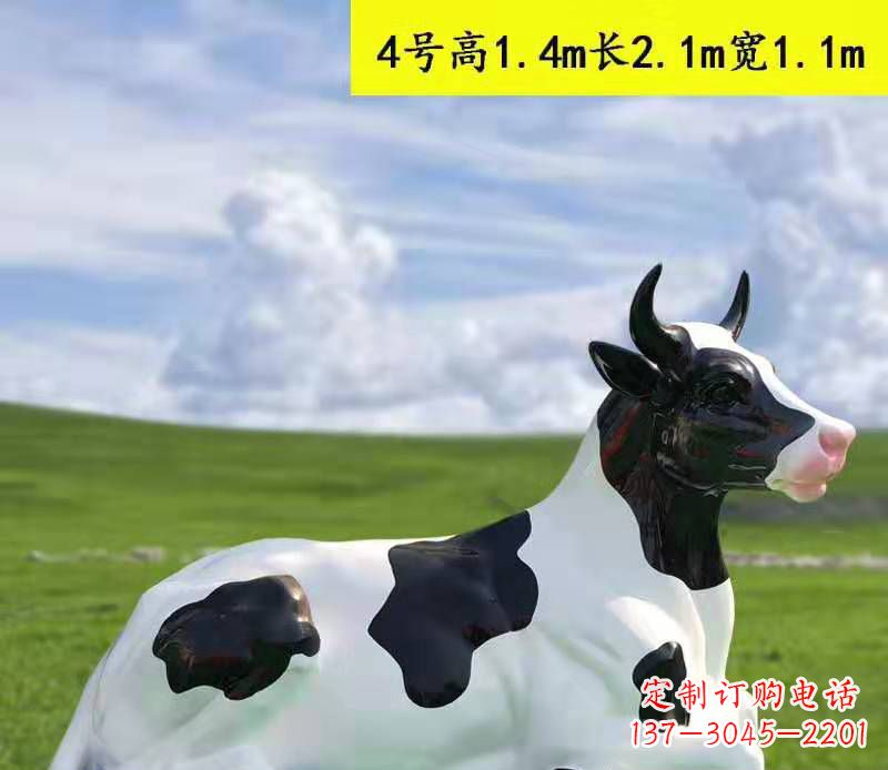 鹤壁玻璃钢彩绘黑白奶牛雕塑
