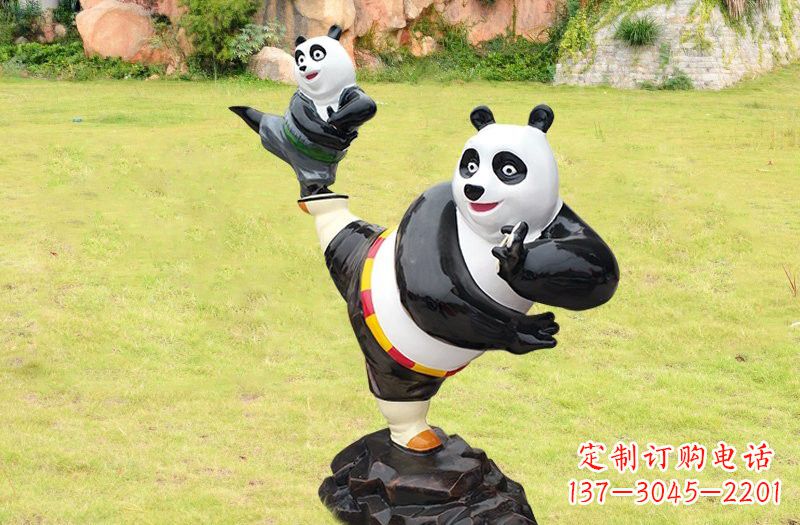 鹤壁玻璃钢卡通熊猫雕塑的艺术之美