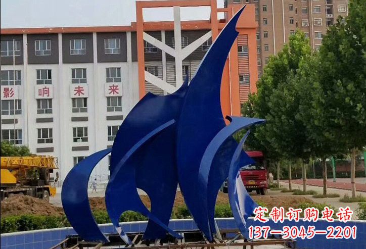 鹤壁不锈钢船帆雕塑象征着自由和希望