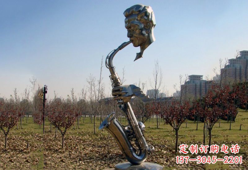 鹤壁静谧而神秘的不锈钢萨克斯雕塑