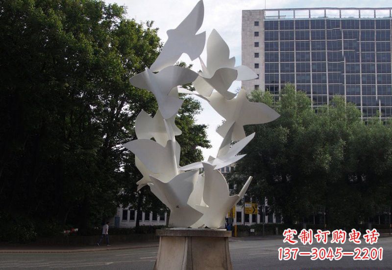 鹤壁美丽而宁静的不锈钢和平鸽雕塑