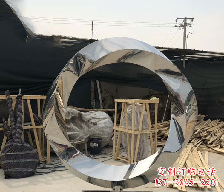 鹤壁不锈钢抽象镜面圆环雕塑
