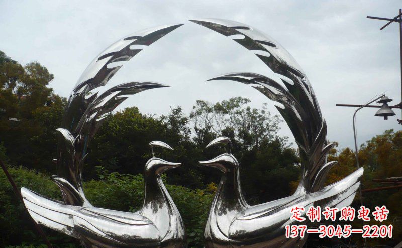 鹤壁不锈钢制作的孔雀雕塑