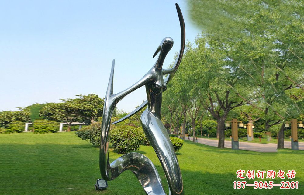 鹤壁不锈钢美女雕塑给公园注入活力