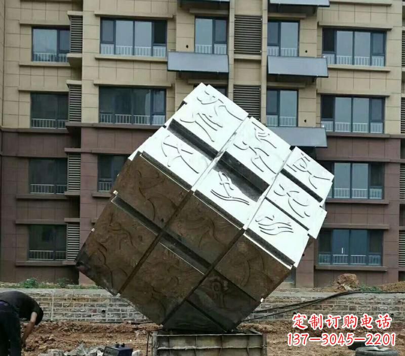 鹤壁不锈钢魔方雕塑令人惊叹的精致艺术
