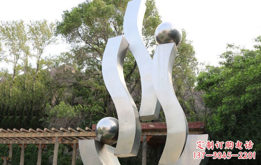 鹤壁不锈钢飘带雕塑美化小区景观