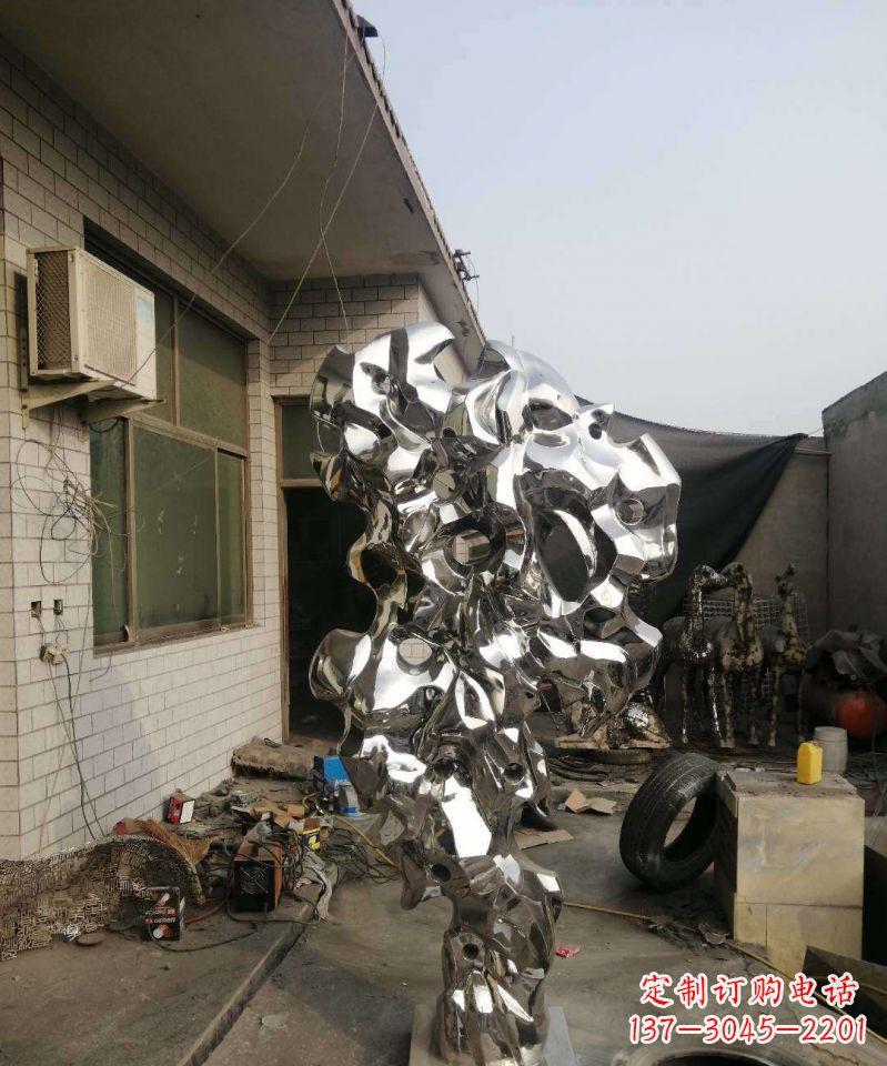 鹤壁不锈钢抽象太湖石雕塑1