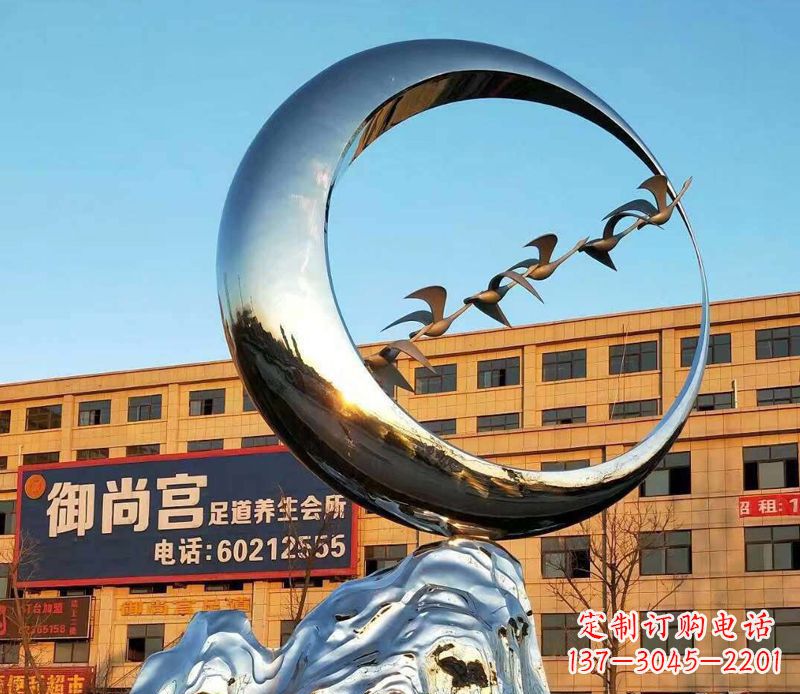鹤壁不锈钢大雁雕塑象征着生机勃勃的美丽