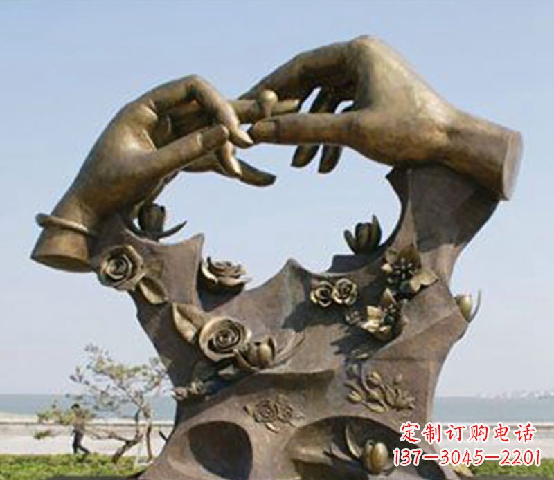 鹤壁不锈钢戒指雕塑表达爱的艺术精品
