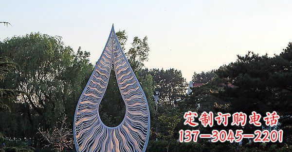 鹤壁水滴雕塑给公园带来流动的美