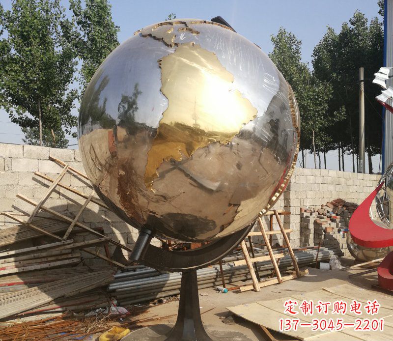 鹤壁不锈钢地球仪校园中的精美雕塑