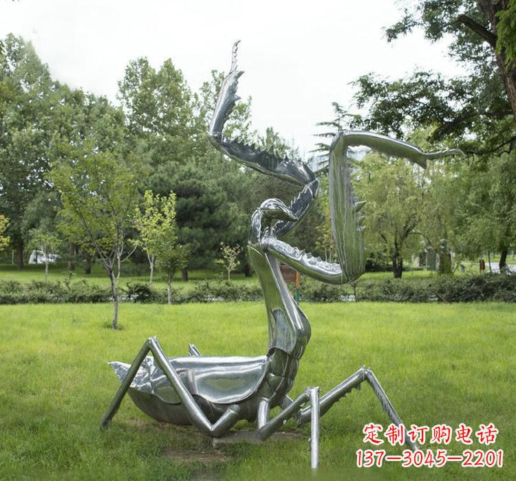 鹤壁不锈钢螳螂雕塑精雕细琢的艺术瑰宝