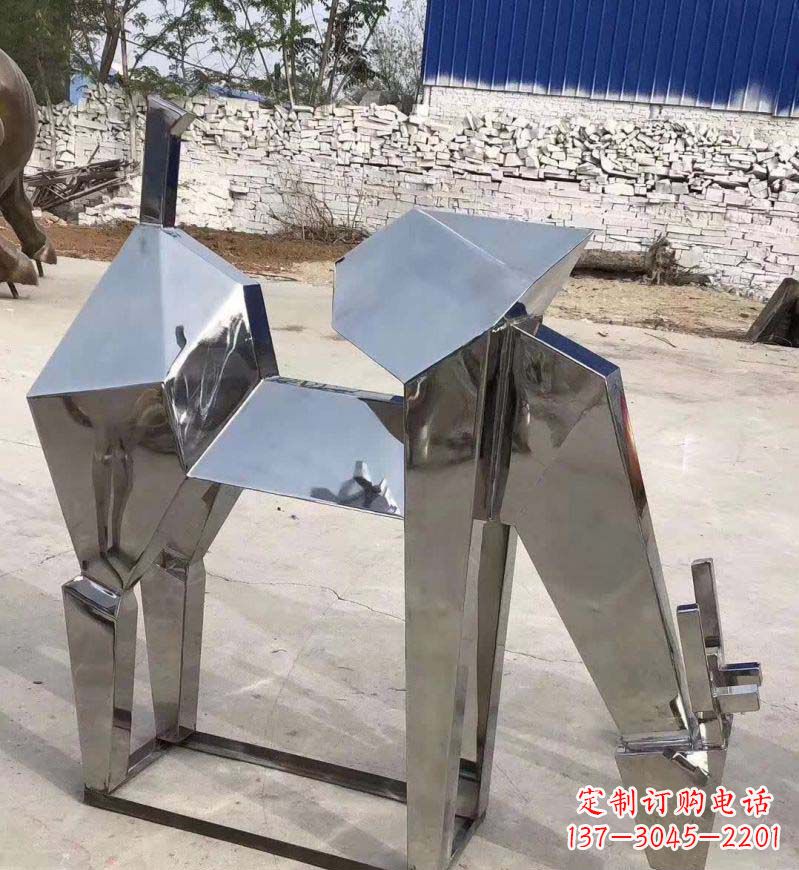 鹤壁不锈钢锻造的景观小鹿雕塑