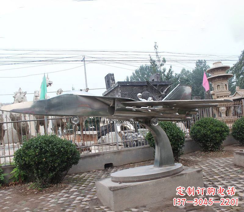 鹤壁不锈钢飞机雕塑象征着飞翔的梦想