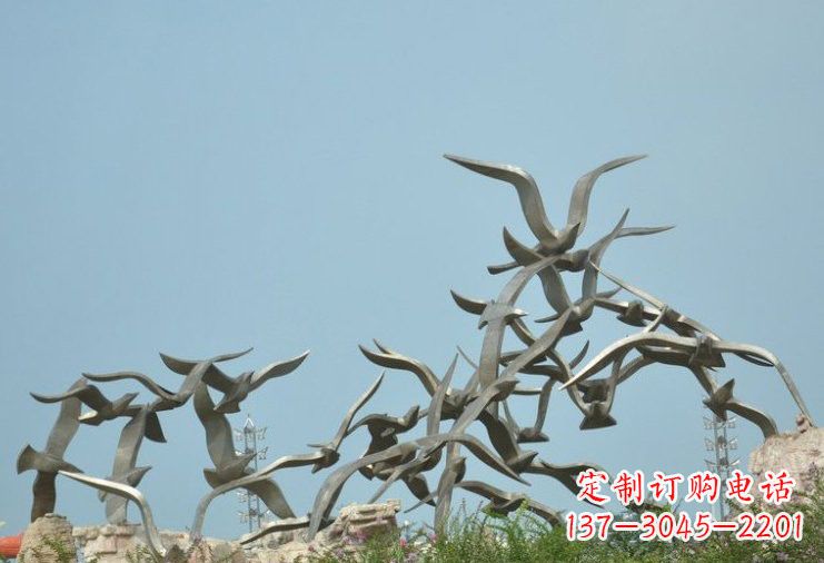 鹤壁不锈钢大雁雕塑一只翱翔天际的艺术品