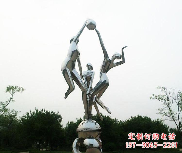 鹤壁不锈钢公园打排球的女孩雕塑