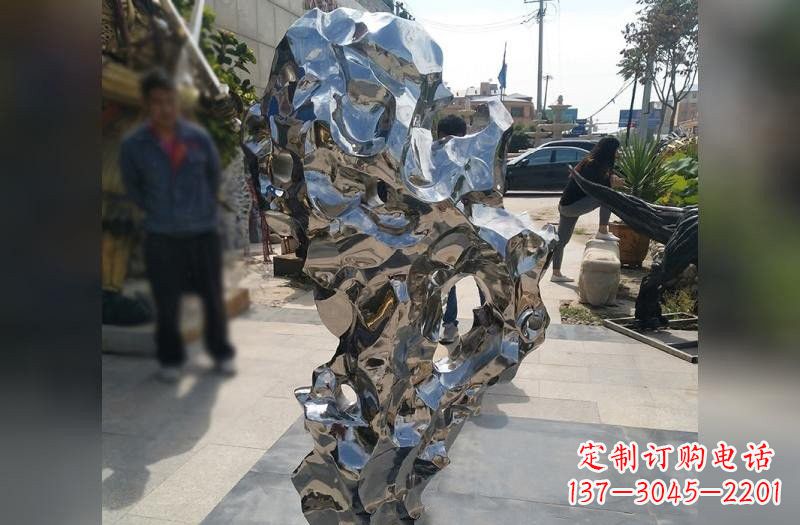 鹤壁太湖石雕塑——点缀不锈钢公园