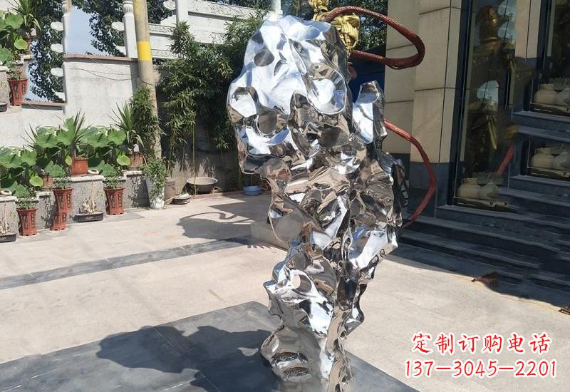 鹤壁太湖石雕塑传承中华文化精髓