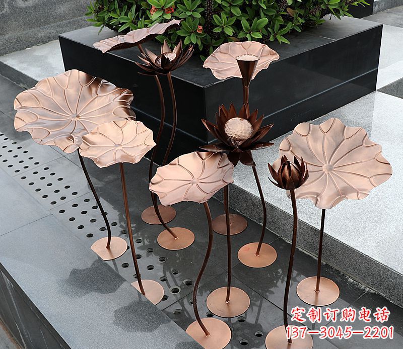 鹤壁不锈钢古铜色荷花雕塑传承传统文化的精美艺术品