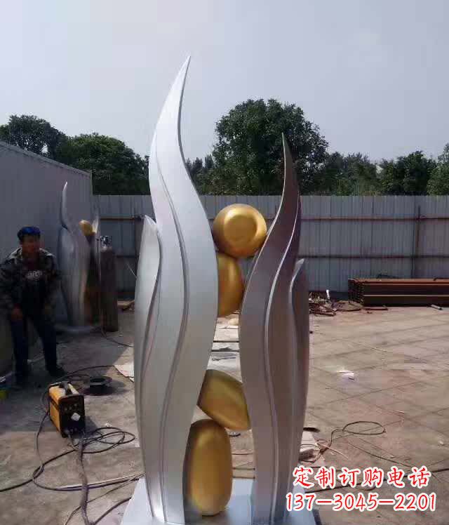 鹤壁不锈钢广场翅膀雕塑象征着自由之翼
