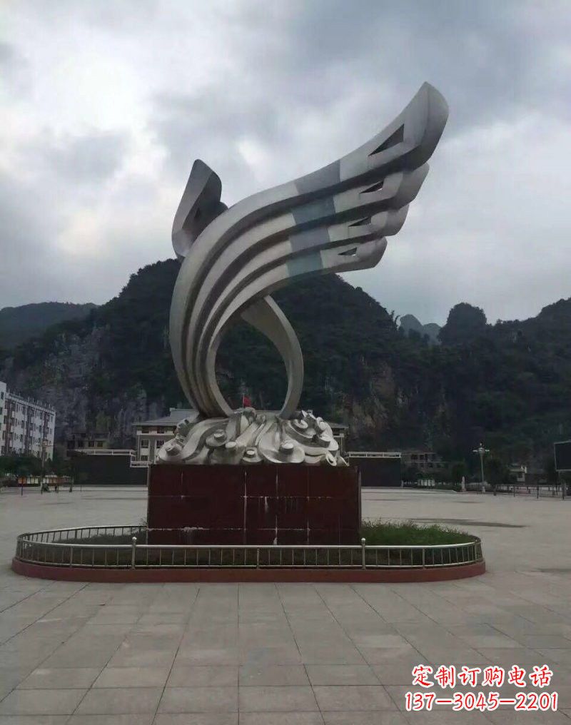 鹤壁翅膀雕塑——环绕不锈钢广场的精美艺术品
