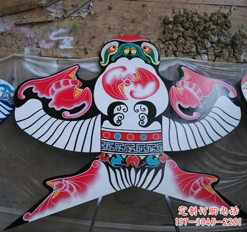 鹤壁精美的凤凰雕塑