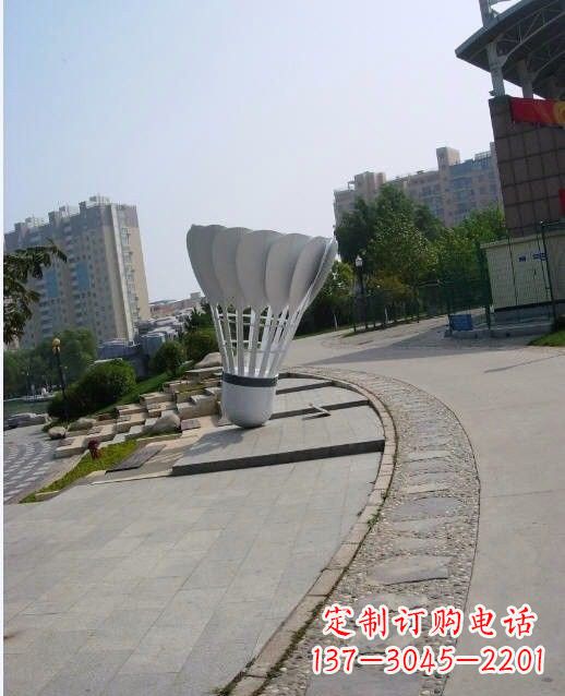 鹤壁羽毛球雕塑一座展现精神风貌的艺术精品
