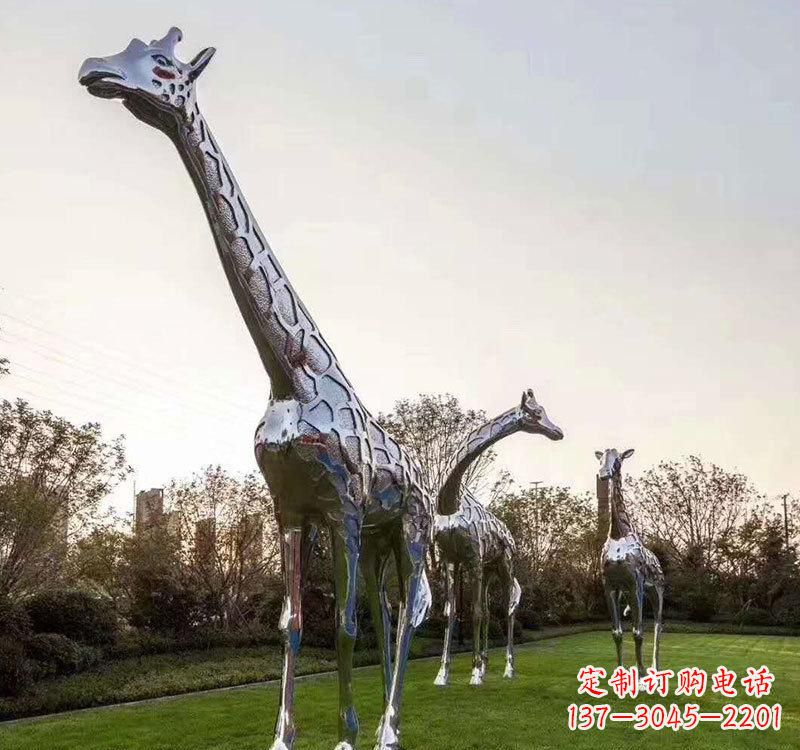 鹤壁不锈钢长颈鹿雕塑美丽的艺术精神