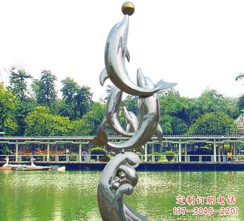 鹤壁海豚的美丽雕塑
