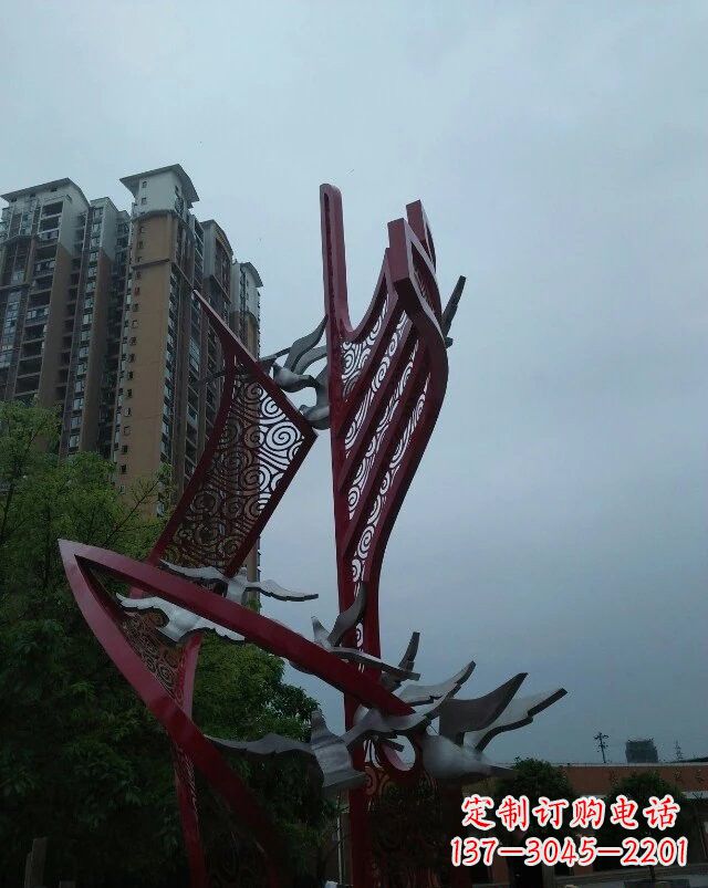 鹤壁不锈钢祥云纹船帆雕塑