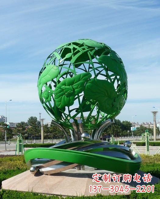 鹤壁荷叶穿梭的美丽雕塑