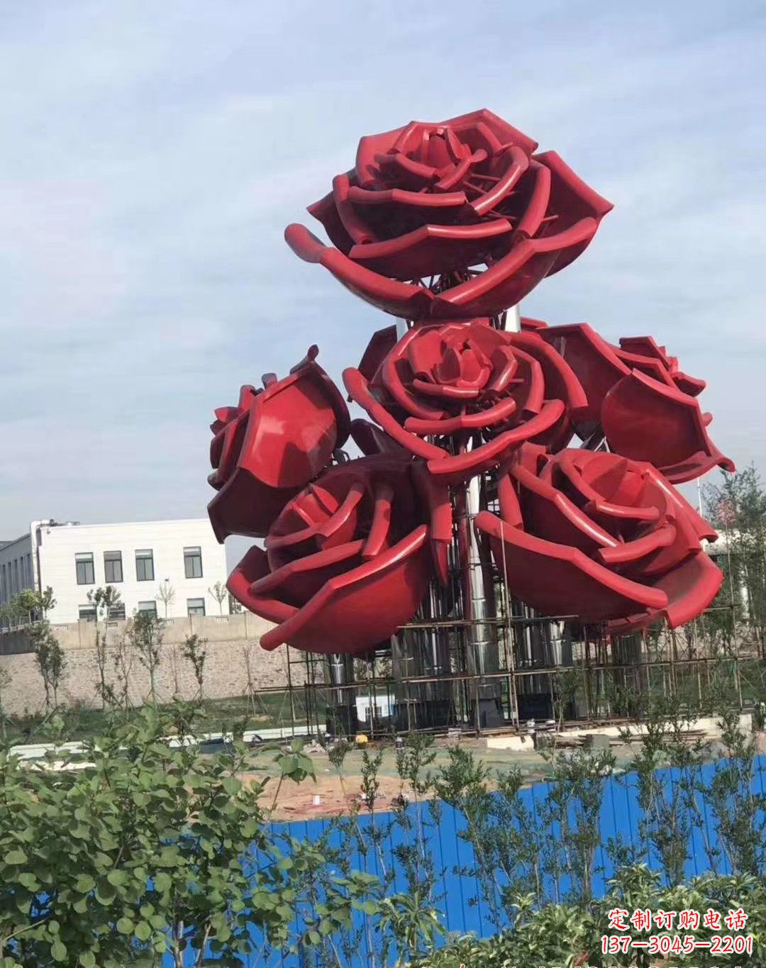 鹤壁不锈钢玫瑰雕塑象征爱与美