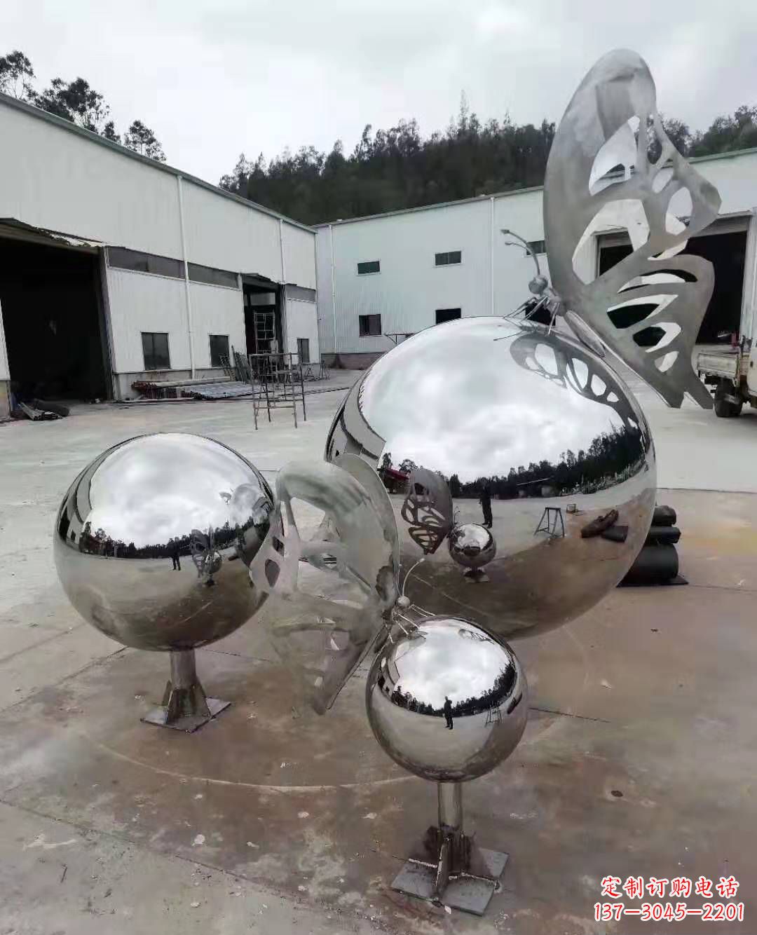 鹤壁不锈钢蝴蝶雕塑美丽而迷人