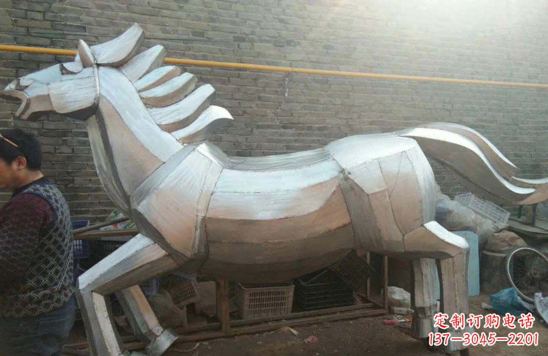 鹤壁不锈钢户外马雕塑精美的艺术装点