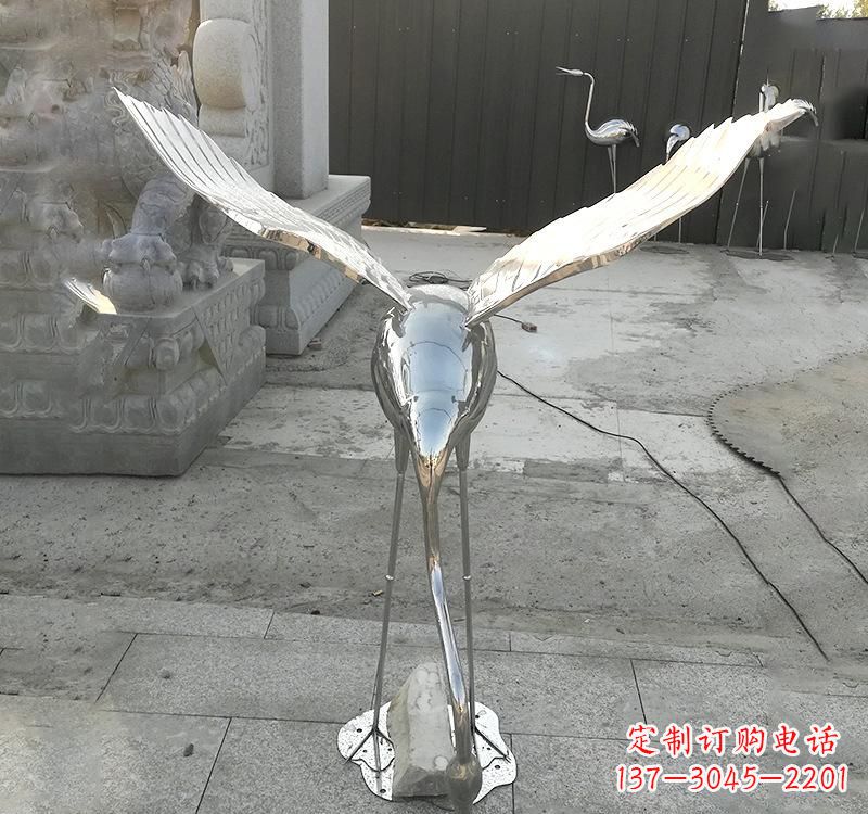 鹤壁不锈钢仙鹤雕塑美丽与坚固并存
