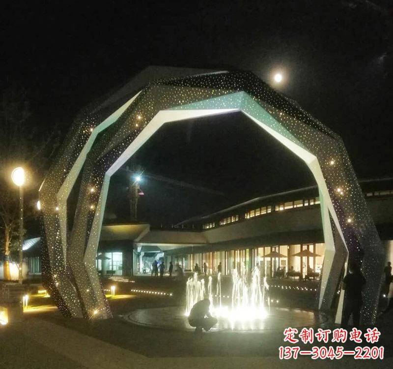 鹤壁不锈钢户外拱门雕塑精美线条点缀美景