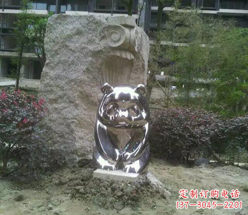 鹤壁不锈钢熊猫雕塑它的美丽与魅力