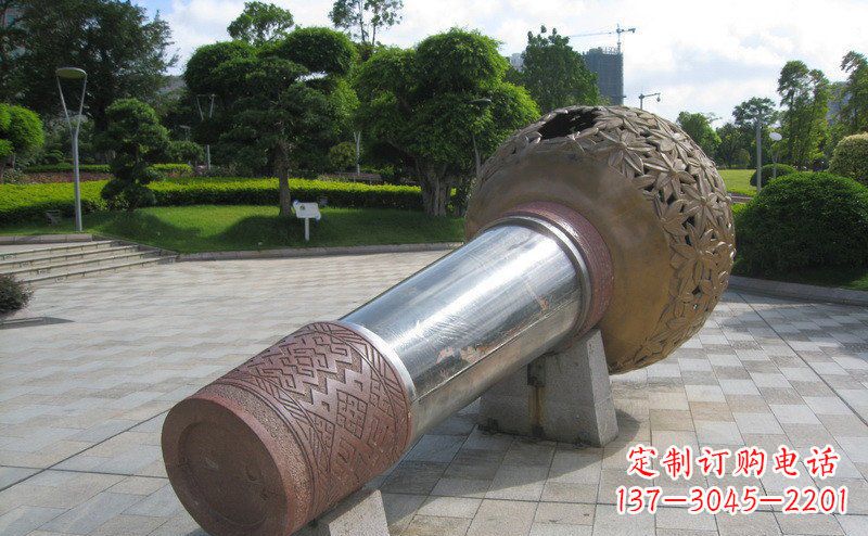 鹤壁“铸就记忆的不锈钢话筒雕塑”