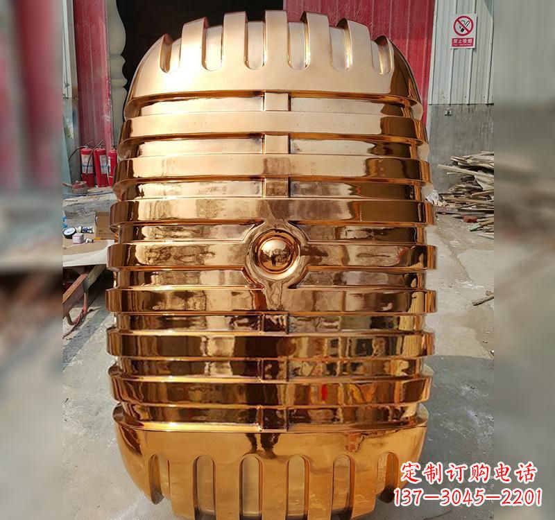 鹤壁不锈钢话筒雕塑传承历史的象征