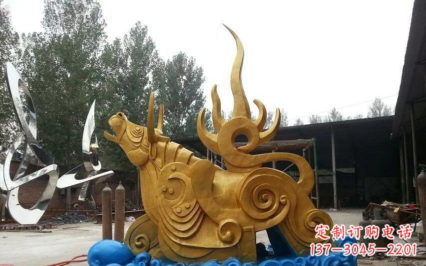 鹤壁不锈钢金牛卧波雕塑——传承文化的艺术瑰宝