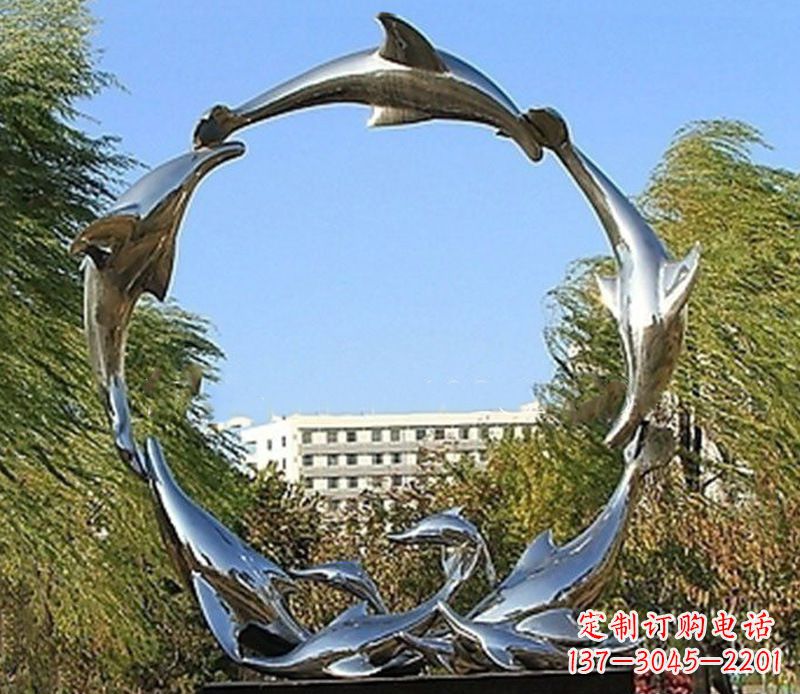 鹤壁该雕塑的内容、设计理念和文化意义。