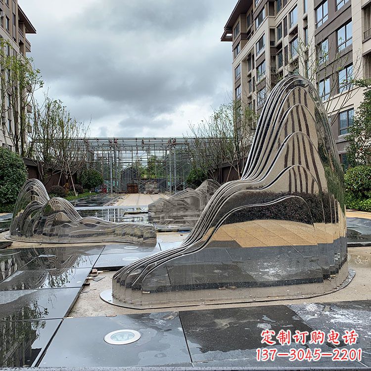 鹤壁不锈钢镜面假山雕塑给城市带来灵动之美