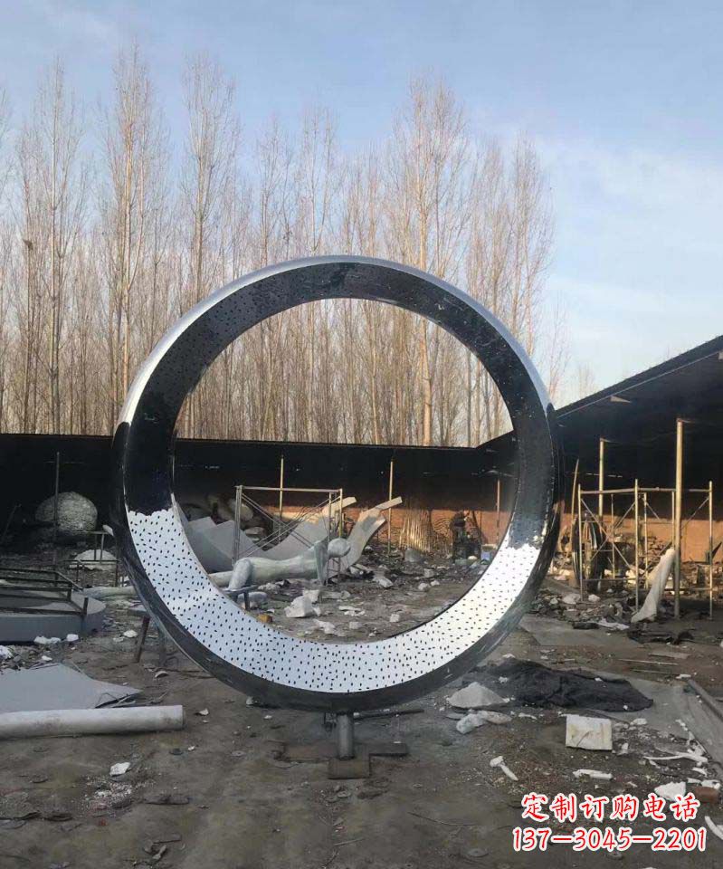 鹤壁不锈钢镜面抽象圆环雕塑