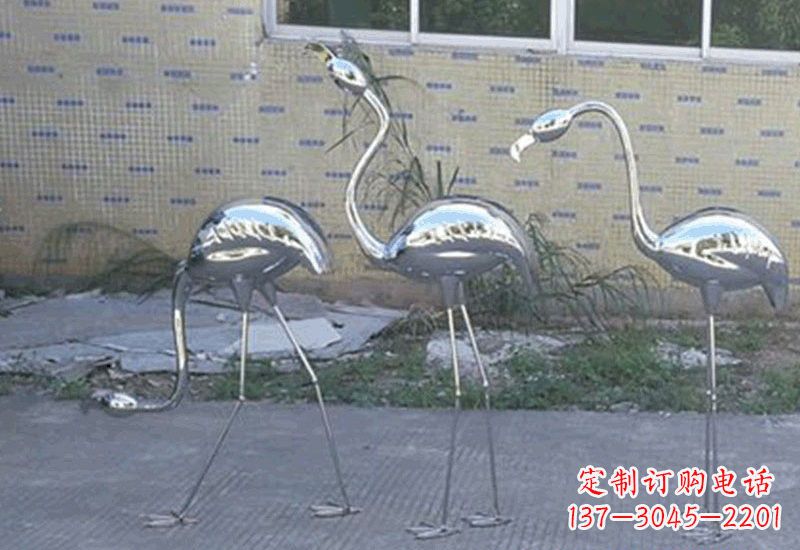 鹤壁不锈钢火烈鸟雕塑给人以美好的视觉享受