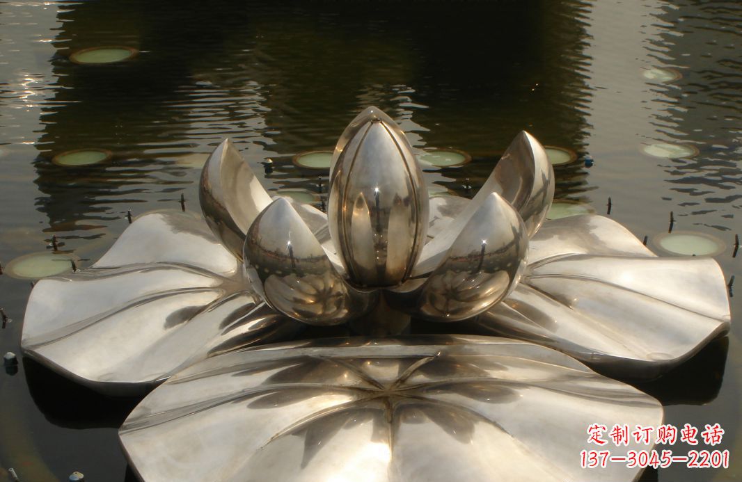 鹤壁不锈钢莲花雕塑绚丽多彩的艺术之美