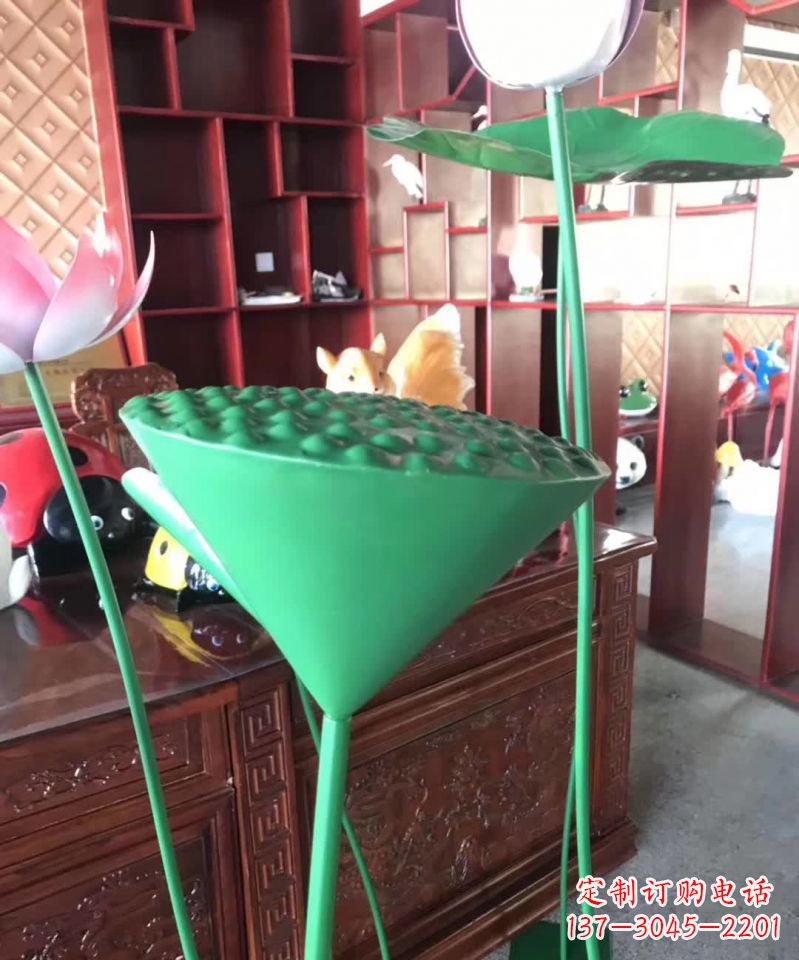 鹤壁不锈钢莲藕雕塑引领现代景观艺术