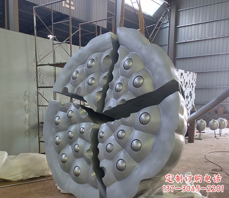 鹤壁不锈钢莲蓬雕塑精美外形 引人入胜