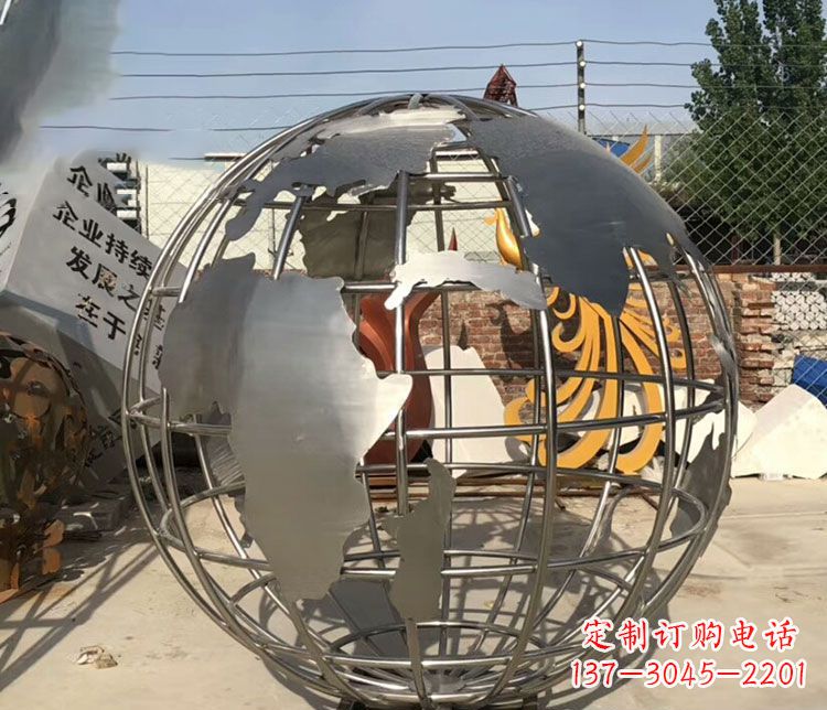 鹤壁不锈钢镂空地球仪雕塑艺术技艺的精美体现